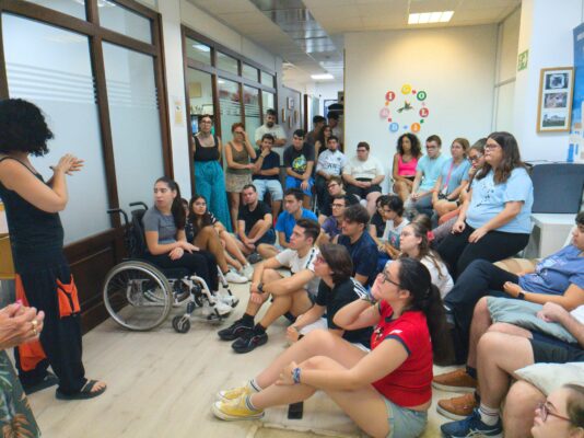 Colibrí rinde homenaje a las personas con Discapacidad Auditiva